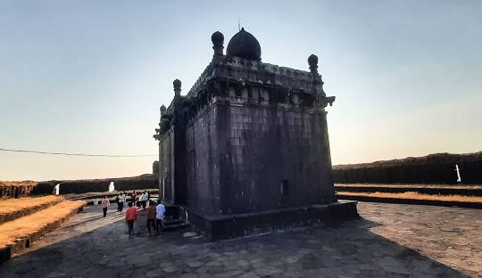 jagdishwar temple raigad, raigad fort imeges raigad fort photos